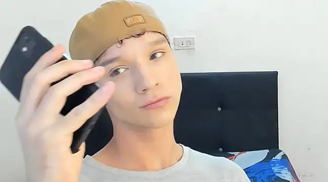 angelcortes online show from January 23, 2025, 10:54 am