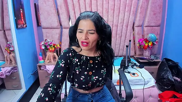 HornySkinny26 online show from November 8, 2025, 5:22 am