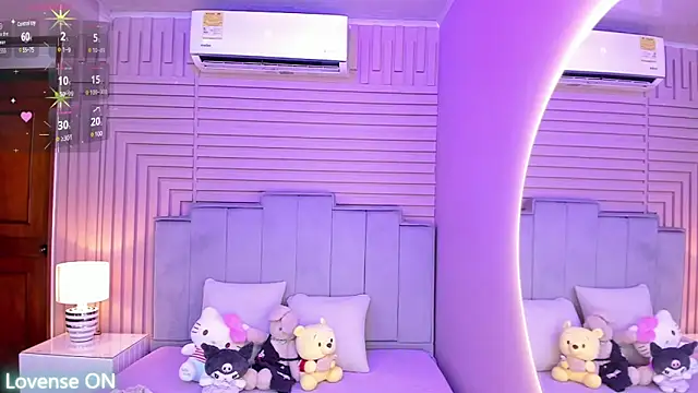 Snapshot of aline_cooper chatting on March 21, 2025, 7:57 pm aline cooper online show from March 21, 2025, 7:57 pm