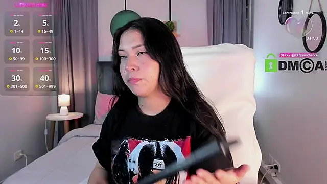 Snapshot of CoralineRicce_ chatting on October 27, 2025, 12:33 am CoralineRicce online show from October 27, 2025, 12:33 am