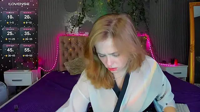 Snapshot of DellaRowe chatting on February 15, 2025, 6:23 am DellaRowe online show from February 15, 2025, 6:23 am