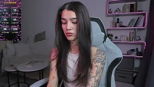 vinkitinkii online show from March 18, 2025, 6:17 am