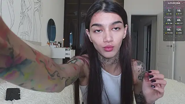 vinkitinkii online show from November 8, 2025, 6:17 am