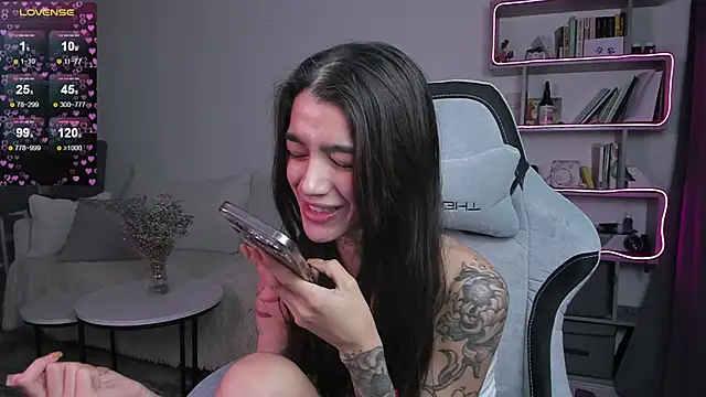 vinkitinkii online show from March 15, 2025, 9:41 am