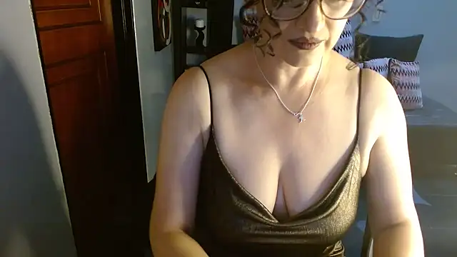 MATURETOPASIO online show from February 1, 2026, 9:13 pm