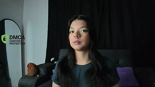 Snapshot of yungelitamor_ chatting on April 14, 2026, 5:23 am yungelitamor online show from April 14, 2026, 5:23 am