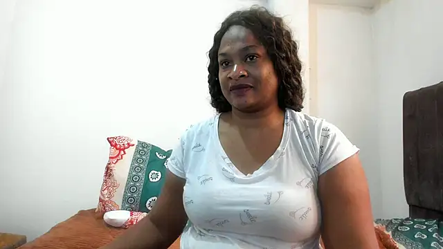 Snapshot of Camila_sandoval_01 chatting on February 28, 2025, 5:37 pm Camila sandoval 01 online show from February 28, 2025, 5:37 pm