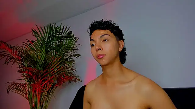 xhenisa  online show from November 20, 2025, 8:53 pm