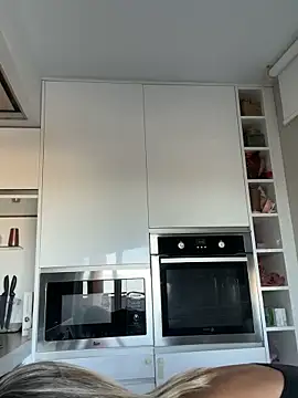 Snapshot of petrouchkaaa_ chatting on November 3, 2025, 2:42 pm petrouchkaaa online show from November 3, 2025, 2:42 pm