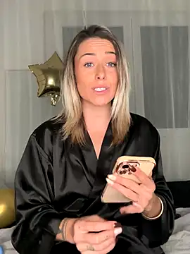 Snapshot of petrouchkaaa_ chatting on November 20, 2025, 9:15 pm petrouchkaaa online show from November 20, 2025, 9:15 pm