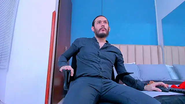 jeanpiere  online show from September 19, 2025, 3:32 am