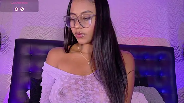 charlotteeruss online show from March 5, 2025, 7:06 pm