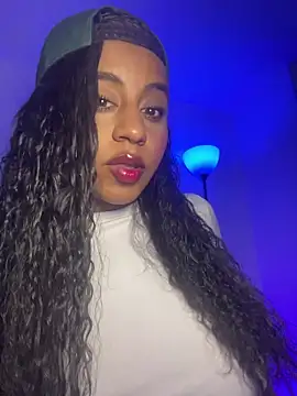 Snapshot of charlotteeruss chatting on January 14, 2026, 5:11 am charlotteeruss online show from January 14, 2026, 5:11 am