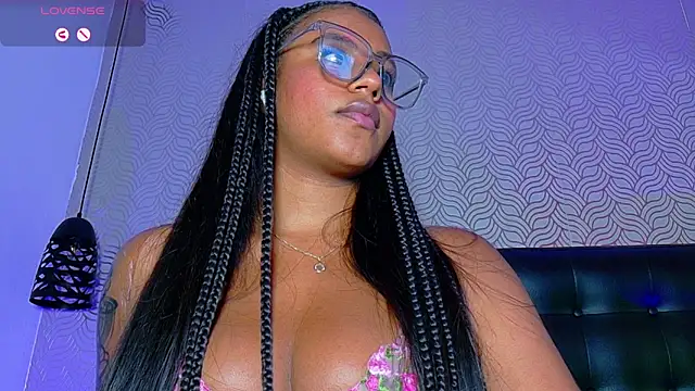 charlotteeruss online show from March 22, 2025, 7:47 am