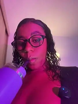 Snapshot of charlotteeruss chatting on July 9, 2026, 8:30 pm charlotteeruss online show from July 9, 2026, 8:30 pm