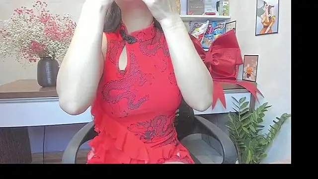 Snapshot of Mimini- chatting on February 28, 2025, 5:04 am Mimini- online show from February 28, 2025, 5:04 am