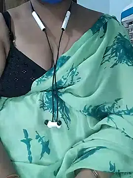 Snapshot of yours-kavaya chatting on March 22, 2025, 11:42 am yours-kavaya online show from March 22, 2025, 11:42 am