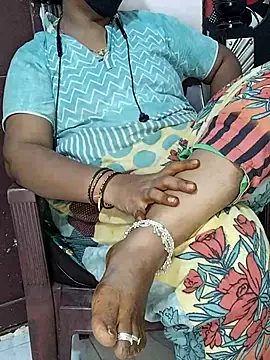 Snapshot of yours-kavaya chatting on November 25, 2025, 3:23 pm yours-kavaya online show from November 25, 2025, 3:23 pm