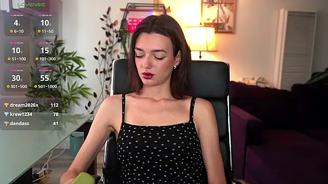 Snapshot of olivia_jeas chatting on June 5, 2026, 9:09 pm olivia jeas online show from June 5, 2026, 9:09 pm