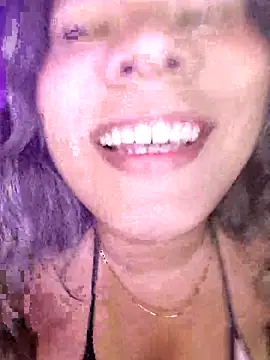 Snapshot of LarissaGaby01 chatting on February 25, 2025, 1:30 am LarissaGaby01 online show from February 25, 2025, 1:30 am