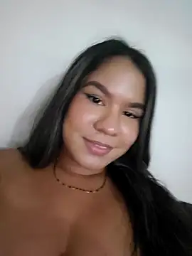 Snapshot of LarissaGaby01 chatting on March 16, 2025, 2:21 am LarissaGaby01 online show from March 16, 2025, 2:21 am