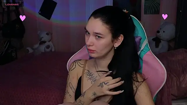 Amanda Tender online show from October 28, 2025, 10:20 pm