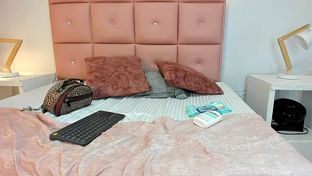 lhiamfit online show from November 7, 2025, 2:54 pm