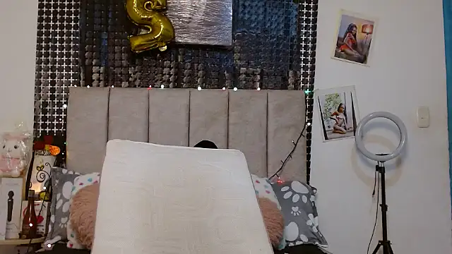 Snapshot of Wilson_Siara chatting on October 28, 2025, 1:50 am Wilson Siara online show from October 28, 2025, 1:50 am