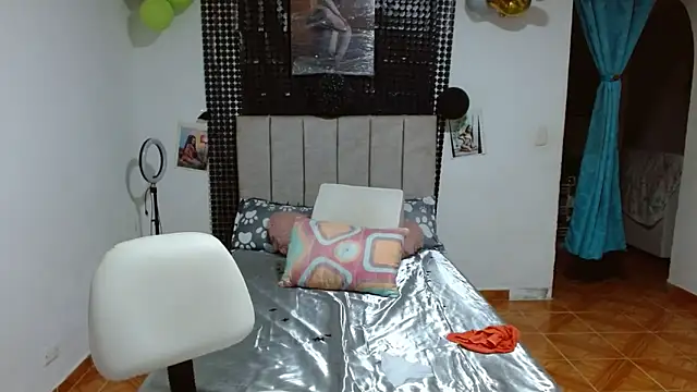 Snapshot of Wilson_Siara chatting on September 26, 2025, 12:50 am Wilson Siara online show from September 26, 2025, 12:50 am