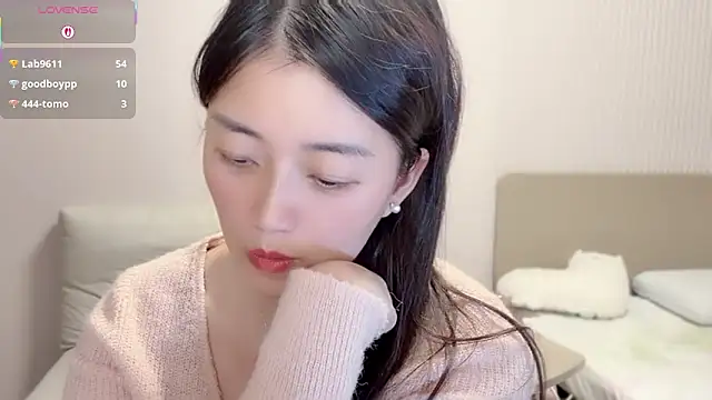 A-xena online show from October 25, 2025, 3:01 pm