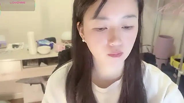 A-xena online show from December 4, 2025, 2:32 am