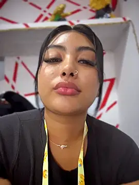 NatashaBrown12 online show from May 25, 2026, 6:06 pm