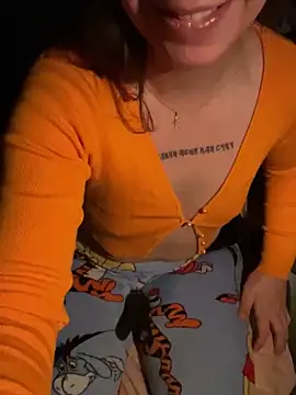 Snapshot of PetiteAngel666 chatting on September 28, 2025, 6:48 pm PetiteAngel666 online show from September 28, 2025, 6:48 pm