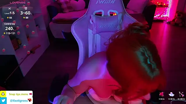 Snapshot of PetiteAngel666 chatting on February 15, 2025, 12:37 am PetiteAngel666 online show from February 15, 2025, 12:37 am