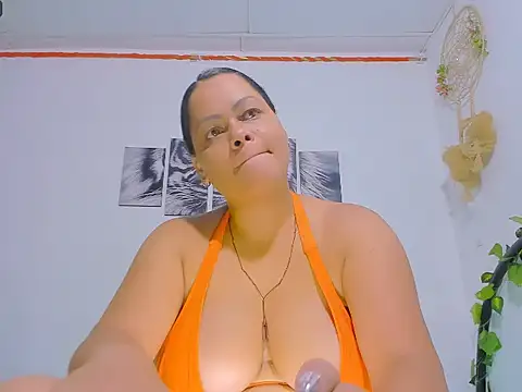 Alhelqueen online show from February 5, 2026, 7:21 pm