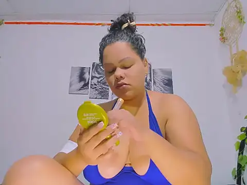 Alhelqueen online show from February 17, 2026, 9:06 am