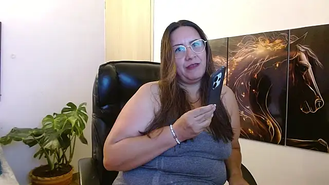 amalia brunette online show from April 20, 2026, 10:00 pm