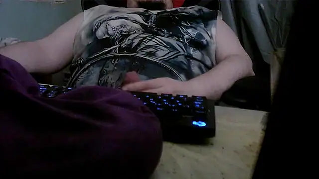 Snapshot of porkorossy chatting on May 19, 2026, 9:33 pm porkorossy online show from May 19, 2026, 9:33 pm