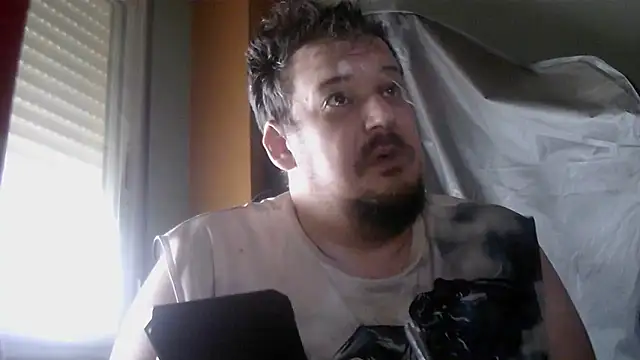 Snapshot of porkorossy chatting on May 8, 2026, 7:34 am porkorossy online show from May 8, 2026, 7:34 am