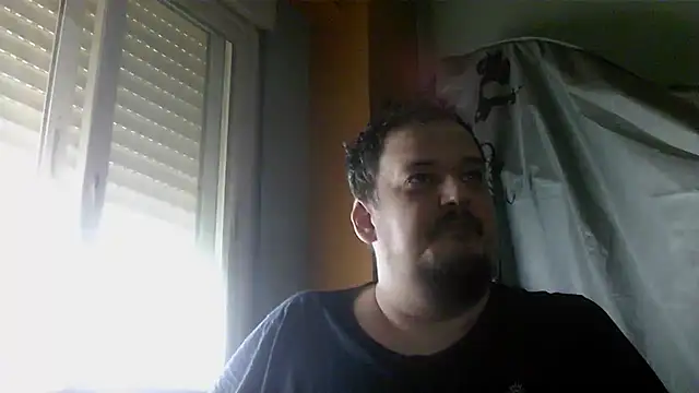 Snapshot of porkorossy chatting on April 18, 2026, 7:11 am porkorossy online show from April 18, 2026, 7:11 am