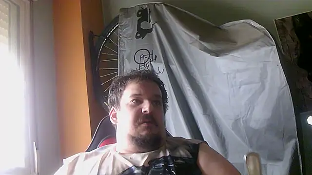 Snapshot of porkorossy chatting on May 21, 2026, 7:06 am porkorossy online show from May 21, 2026, 7:06 am