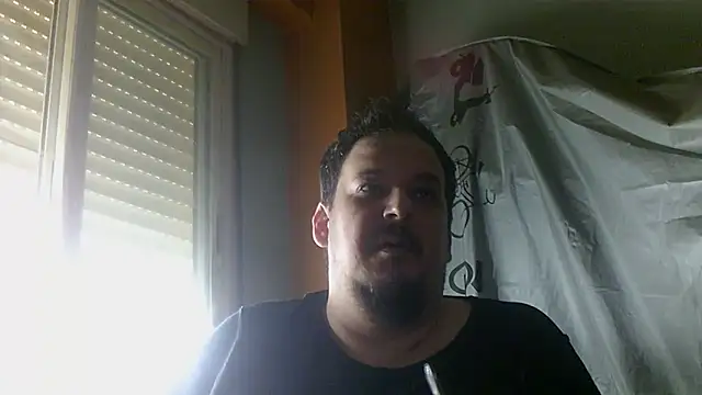 Snapshot of porkorossy chatting on April 23, 2026, 7:59 am porkorossy online show from April 23, 2026, 7:59 am