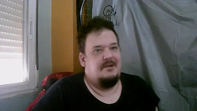 Snapshot of porkorossy chatting on April 22, 2026, 7:59 am porkorossy online show from April 22, 2026, 7:59 am