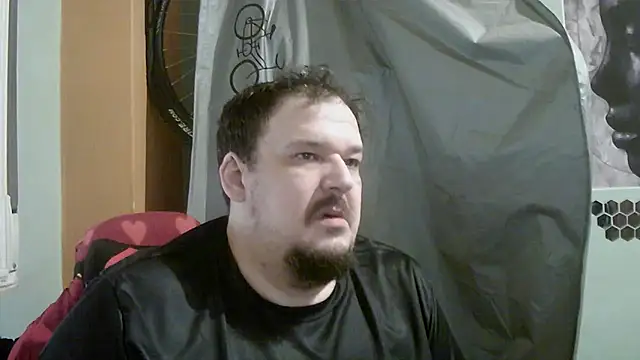 Snapshot of porkorossy chatting on April 29, 2026, 9:57 am porkorossy online show from April 29, 2026, 9:57 am