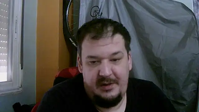 Snapshot of porkorossy chatting on April 16, 2026, 7:42 am porkorossy online show from April 16, 2026, 7:42 am