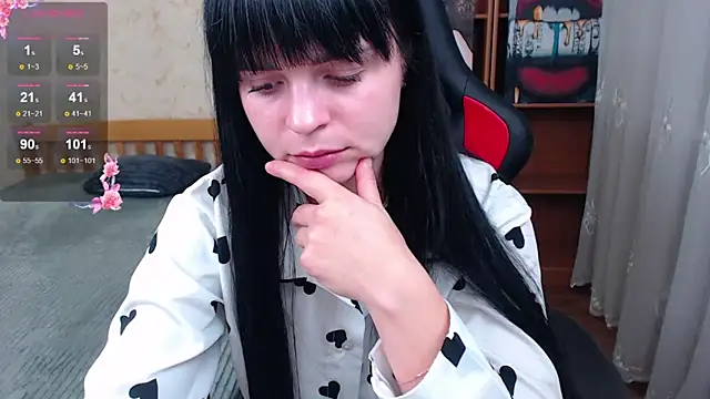 JuicyJess online show from November 5, 2025, 8:45 pm