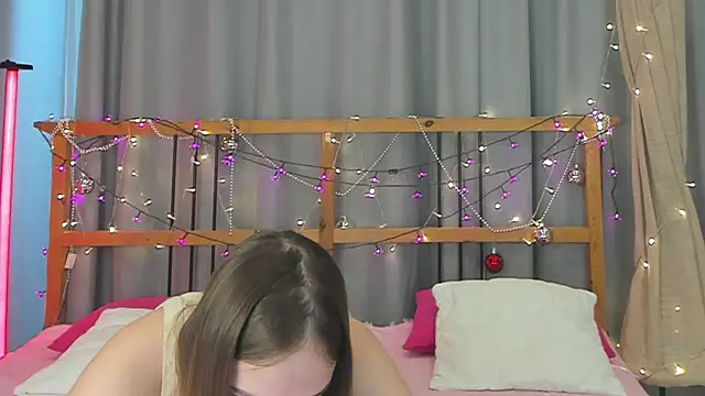 Snapshot of little_radiant_sun chatting on February 15, 2025, 9:27 am little radiant sun online show from February 15, 2025, 9:27 am