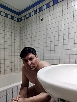 Snapshot of ZIMMY25 chatting on April 9, 2026, 6:19 am ZIMMY25 online show from April 9, 2026, 6:19 am