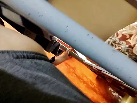 Snapshot of ZIMMY25 chatting on March 7, 2026, 7:04 am ZIMMY25 online show from March 7, 2026, 7:04 am