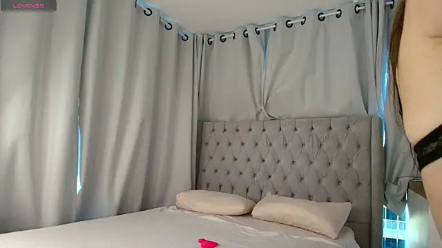 Snapshot of Skinny_Alice chatting on April 16, 2026, 11:11 am Skinny Alice online show from April 16, 2026, 11:11 am